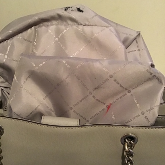 🔥Michael Kors, pre-owned, see description for details, has some life still. - Picture 11 of 14